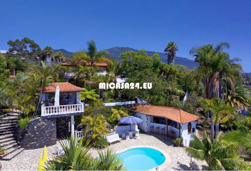 NH-062021 - Luxusvilla mit weitläufigen tropischen Gärten in der Nähe von Los LLanos de Aridane